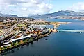 The Columbia River in Hood River, Oregon. Image credit: Hrach Hovhannisyan / Shutterstock.com.