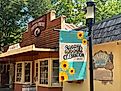 Stores at Silver Dollar City amusement park in Branson, Missouri. Image credit Ritu Manoj Jethani via Shutterstock.