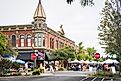 A Saturday morning farmers market on the main street of Ellensburg, Washington. Editorial credit: David Buzzard / Shutterstock.com.