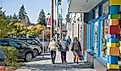 Traffic and urban life in the city of Bainbridge Island, Washington. Image credit Michael Gordon via Shutterstock