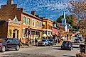 Fall colors at Jonesborough, Tennessee. Image credit: Dee Browning / Shutterstock.com.
