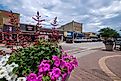 A planter with flowers in downtown Carroll, Iowa. Jared Winkler . Wikimedia Commons.