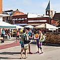 A lively farmers market in Jonesborough, Tennessee. Image: J. Micheal Jones / Shutterstock