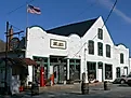 The historic Mast General Store, first opened as the Taylor General Store in 1883, via Ken Thomas - Via Wikimedia Commons / KenThomas.us(personal website of photographer), Public Domain