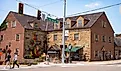 Downtown Nashville, Indiana. Image credit Little Vignettes Photo via Shutterstock