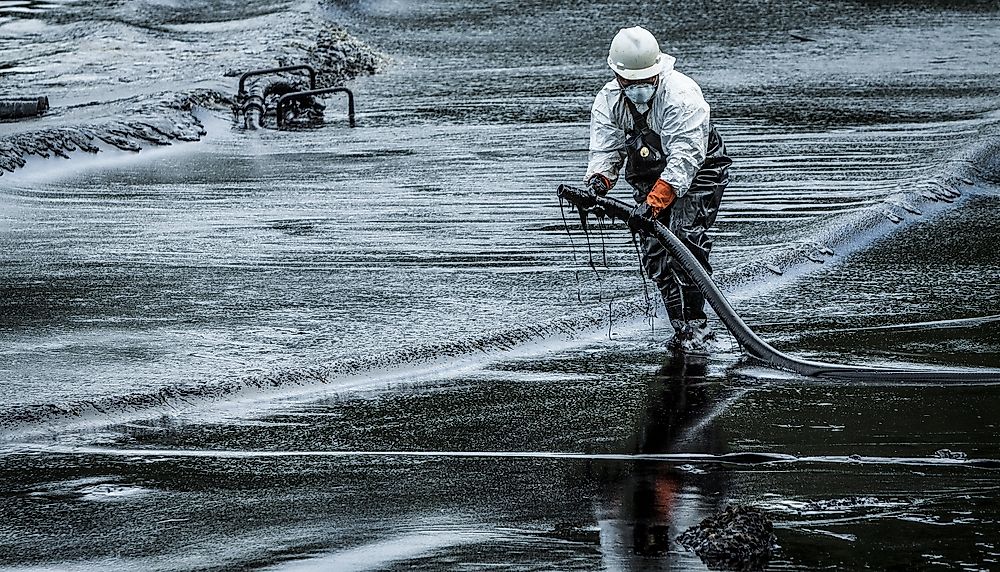 How Do Oil Spills Happen WorldAtlas