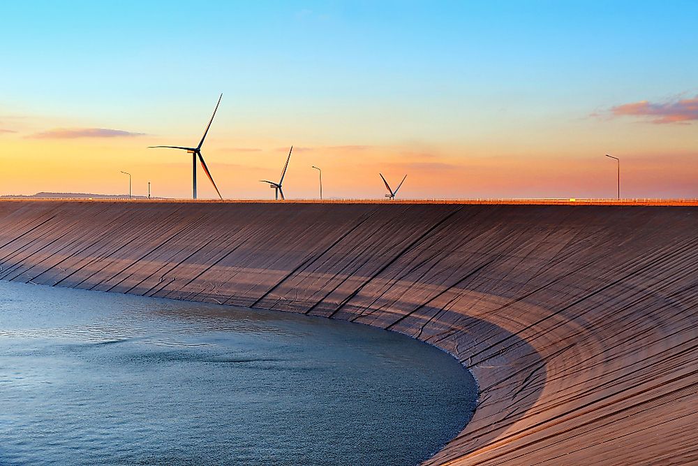 What Are The Differences Between A Lake And A Reservoir?