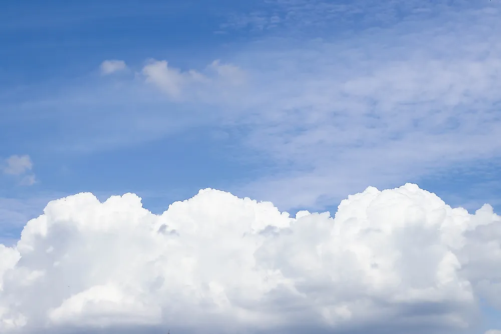 How much does a cloud weigh worldatlas