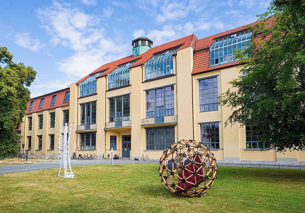 What is Gesamtkunstwerk?