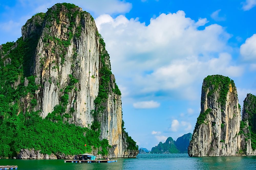 Ha Long Bay, Vietnam: Unique Places around the World