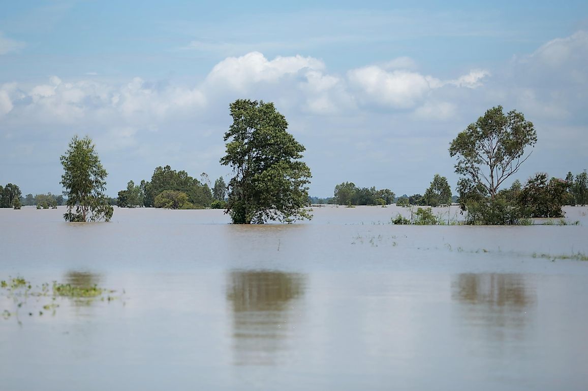 What is the Difference Between a Tropical Storm and a Tropical Depression?