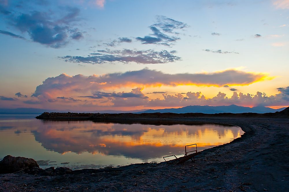 The Largest Lakes In California