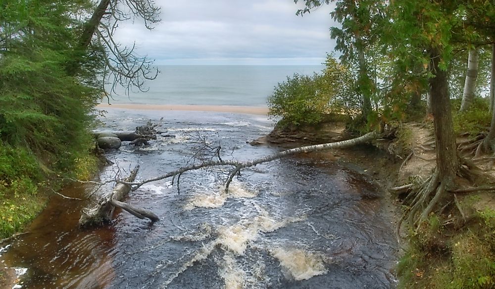 What Are The Primary Inflows And Outflows Of Lake Superior?
