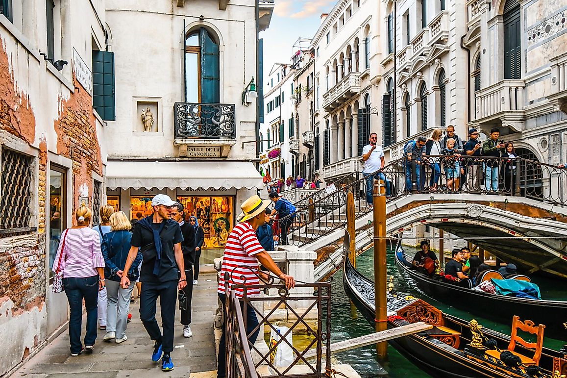 15 Popular Summer Destinations With The Worst Crowds