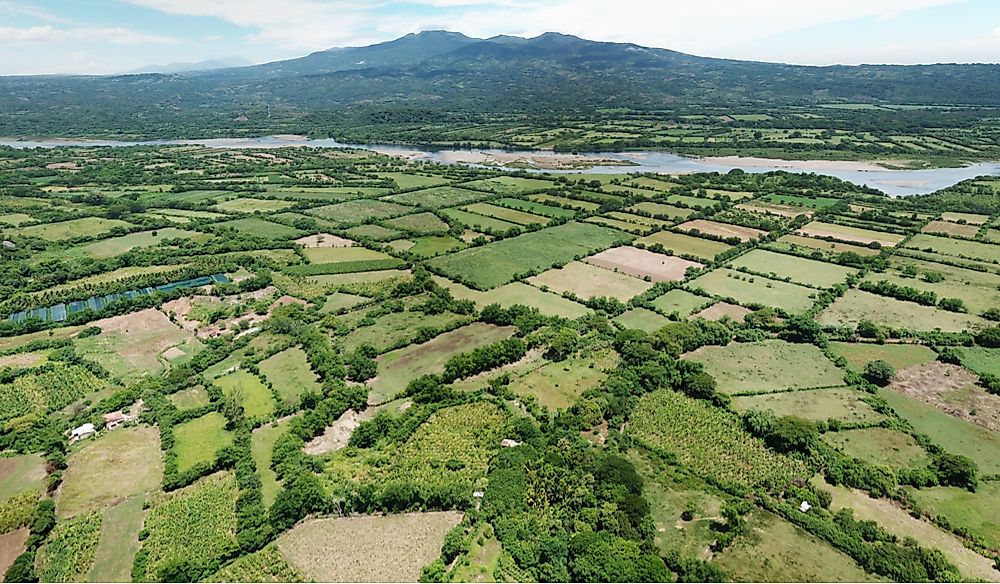 What Are The Major Natural Resources Of El Salvador?