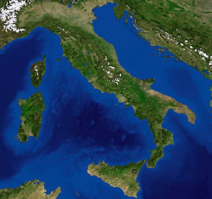 What Is Unique About The Italian Peninsula?