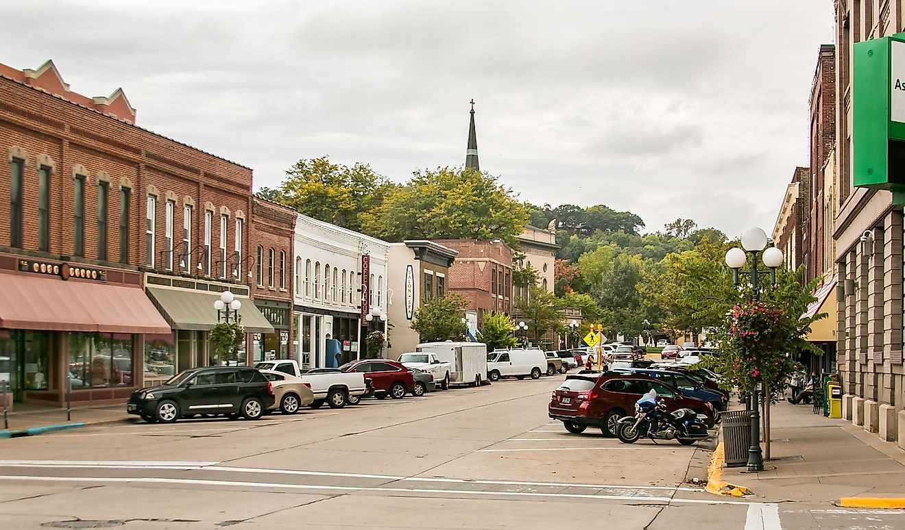 These Small Towns in Minnesota Come Alive in Fall WorldAtlas