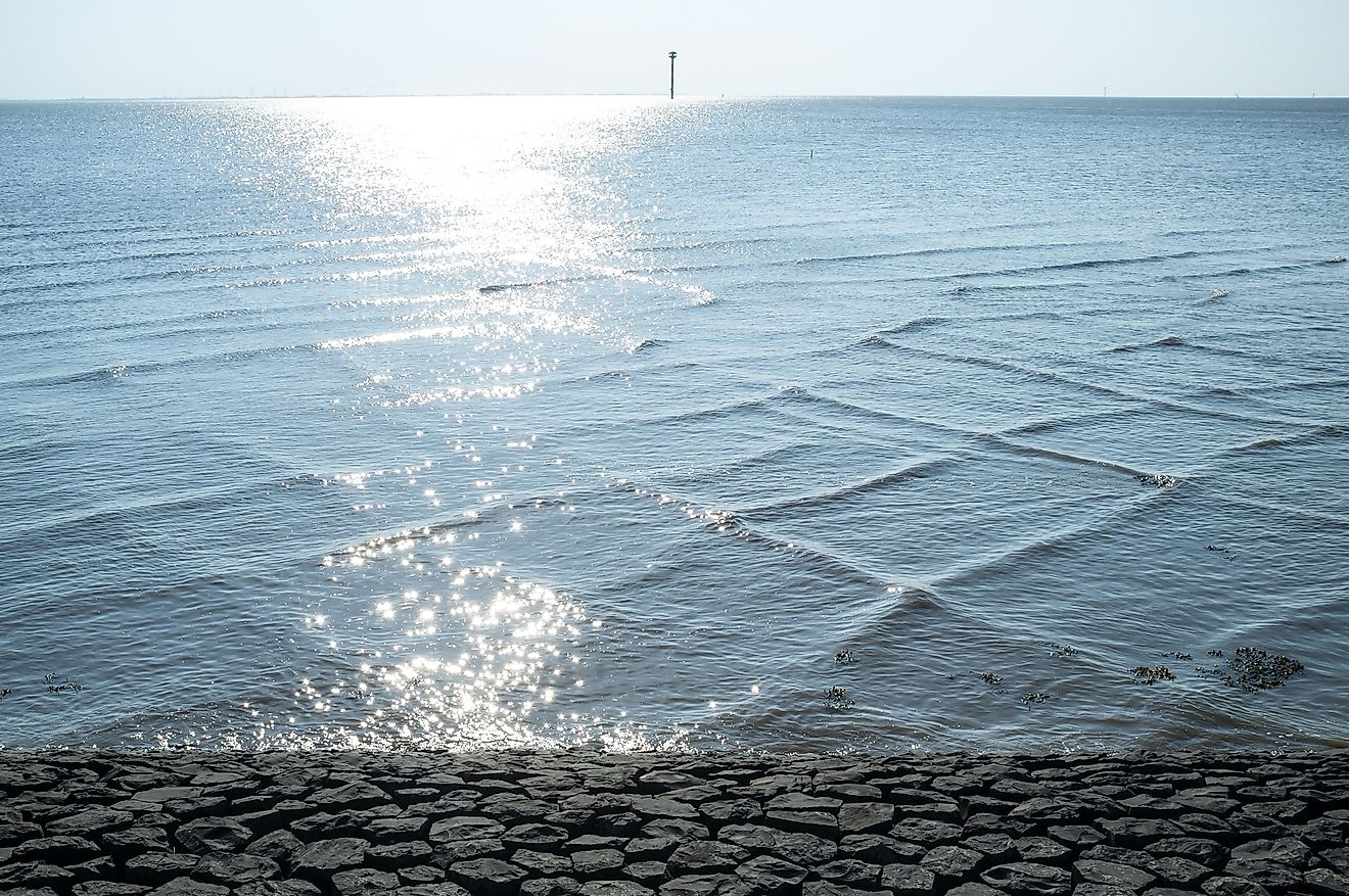 What Causes Square Waves In The Ocean?