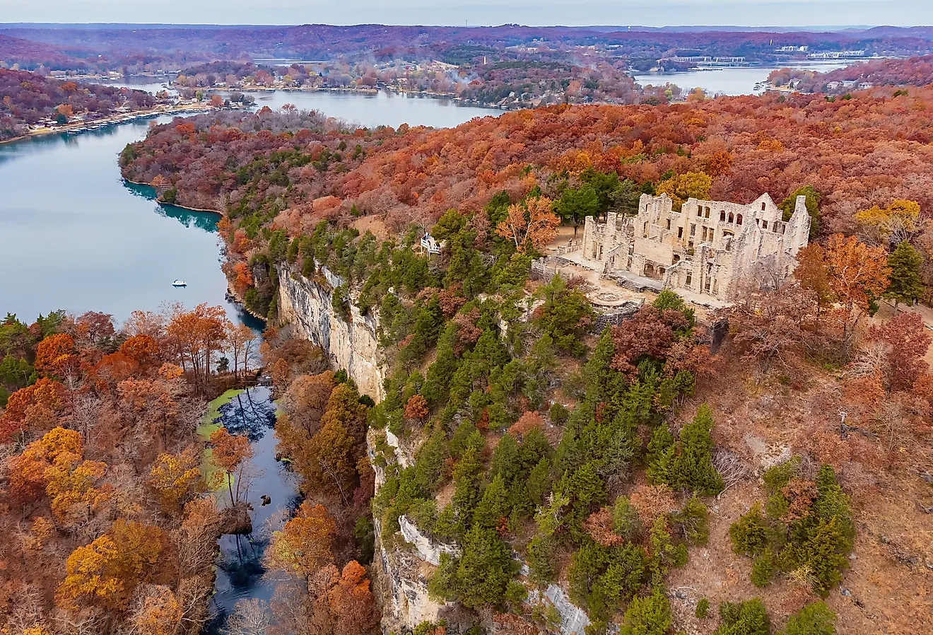 7 Small Towns In The Ozarks That Come Alive In The Fall