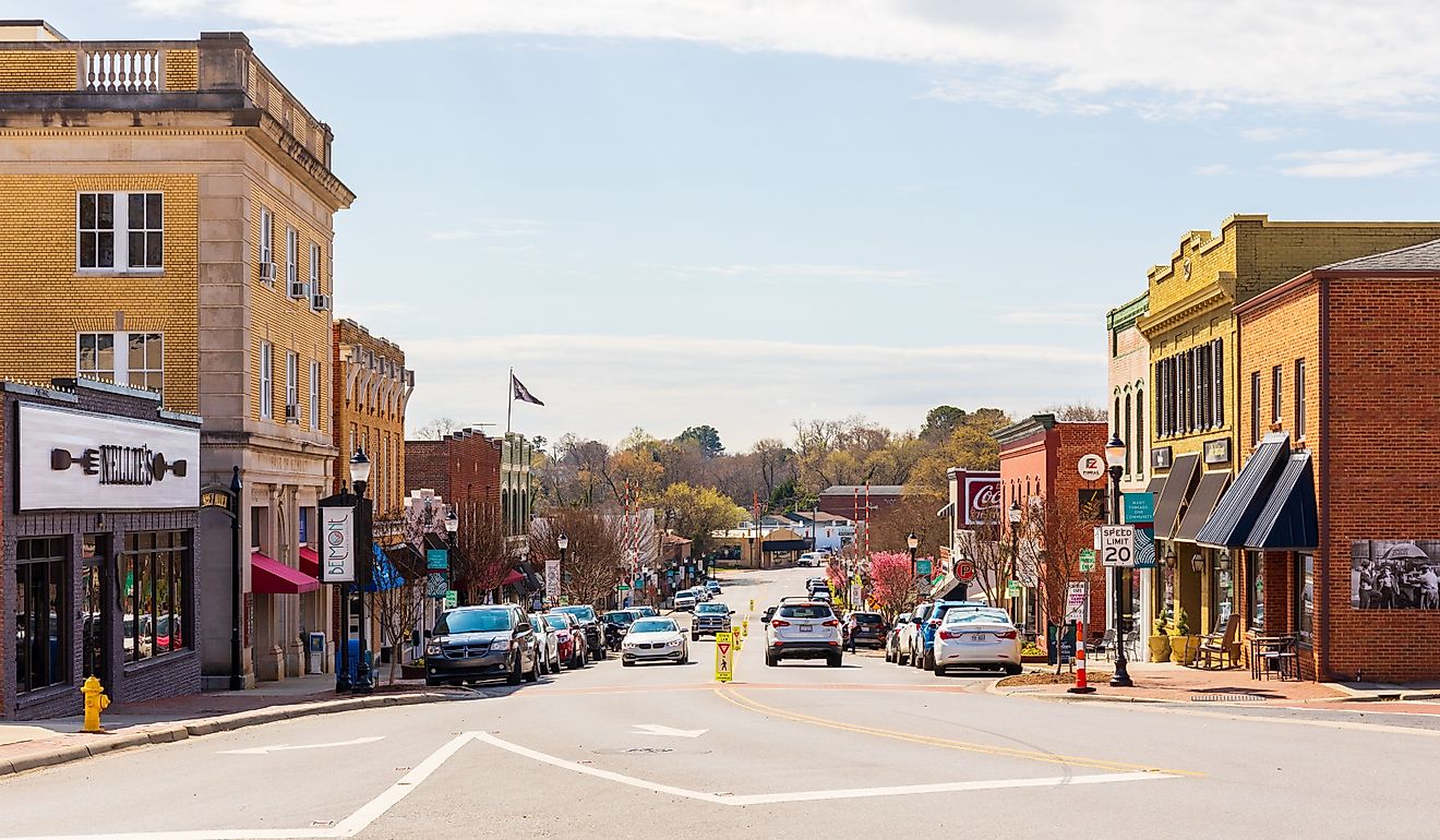 These 9 Towns in North Carolina Have Bustling Main Streets