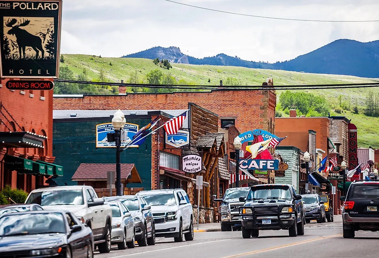 Downtown Red Lodge, Montana. Image credit peetrv via iStock.com