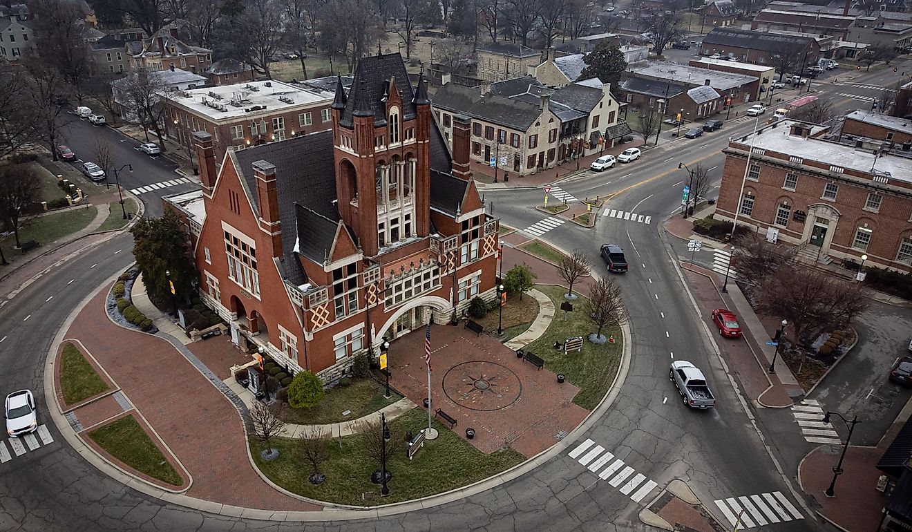 Traffic roundabout around the old Nelson county courthouse in bourbon capital Bardstown, Kentucky. https://www.shutterstock.com/image-photo/traffic-roundabout-around-old-nelson-county-2257788781 2333