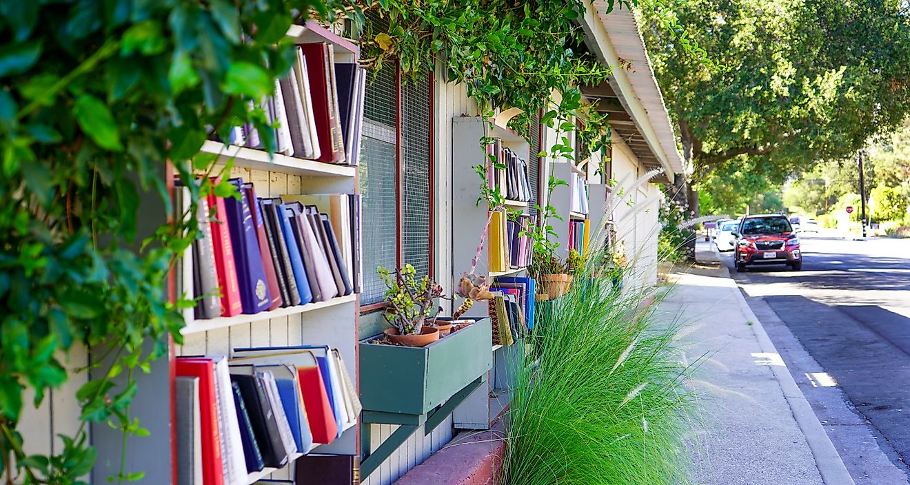 Barts Bookstore in Ojai, California. Image: Alexandra Bilham - Shutterstock.