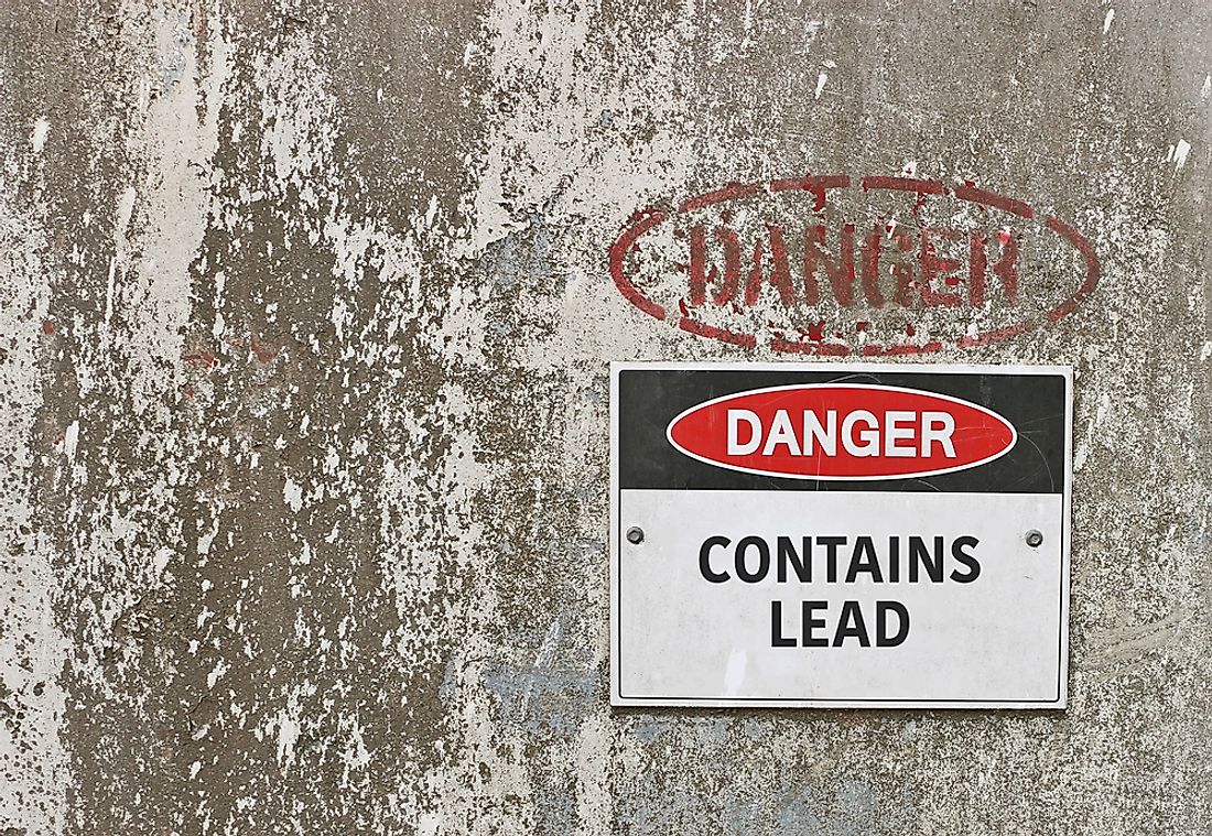 A sign warning of the dangers of lead. 