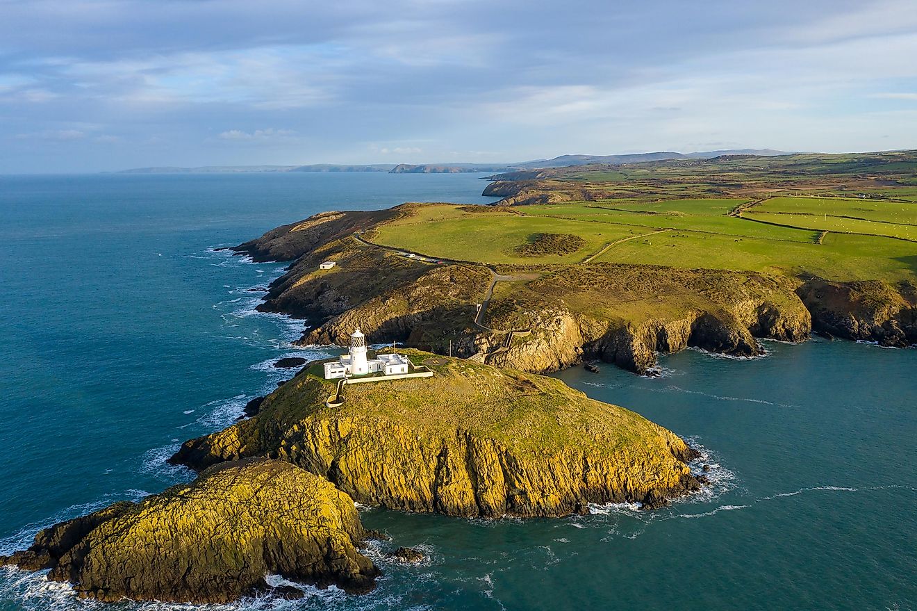 Strumble Head Lighthouse, Pembrokeshire Coast National Park, Wales.