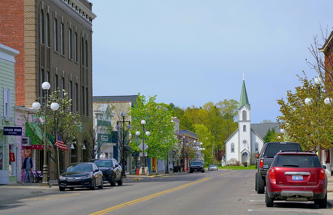 Downtown Petoskey, Michigan. Fsendek / Shutterstock.com.