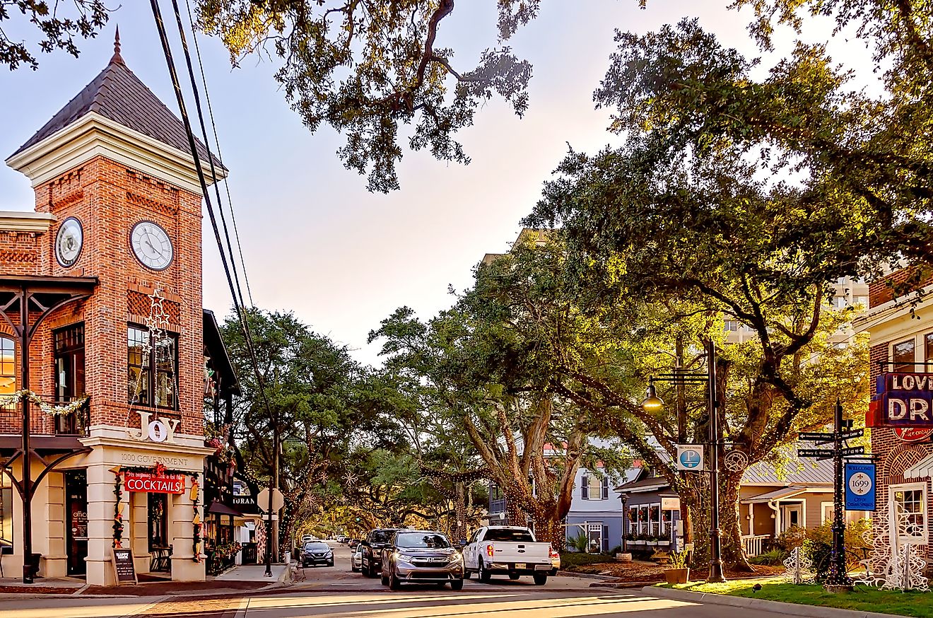 Washington Avenue in Ocean Springs. Carmen K. Sisson / Shutterstock.com