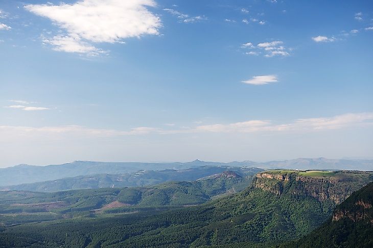 Dating back more than 3 billion years to the Paleoarchean Era, the Barberton Mountains, in South Africa's Mpumalanga region, are thought to be the world's oldest