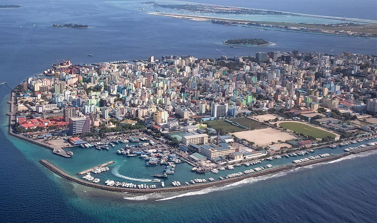 Malé, the capital city of the Maldives, has an area of 2.2 square miles.