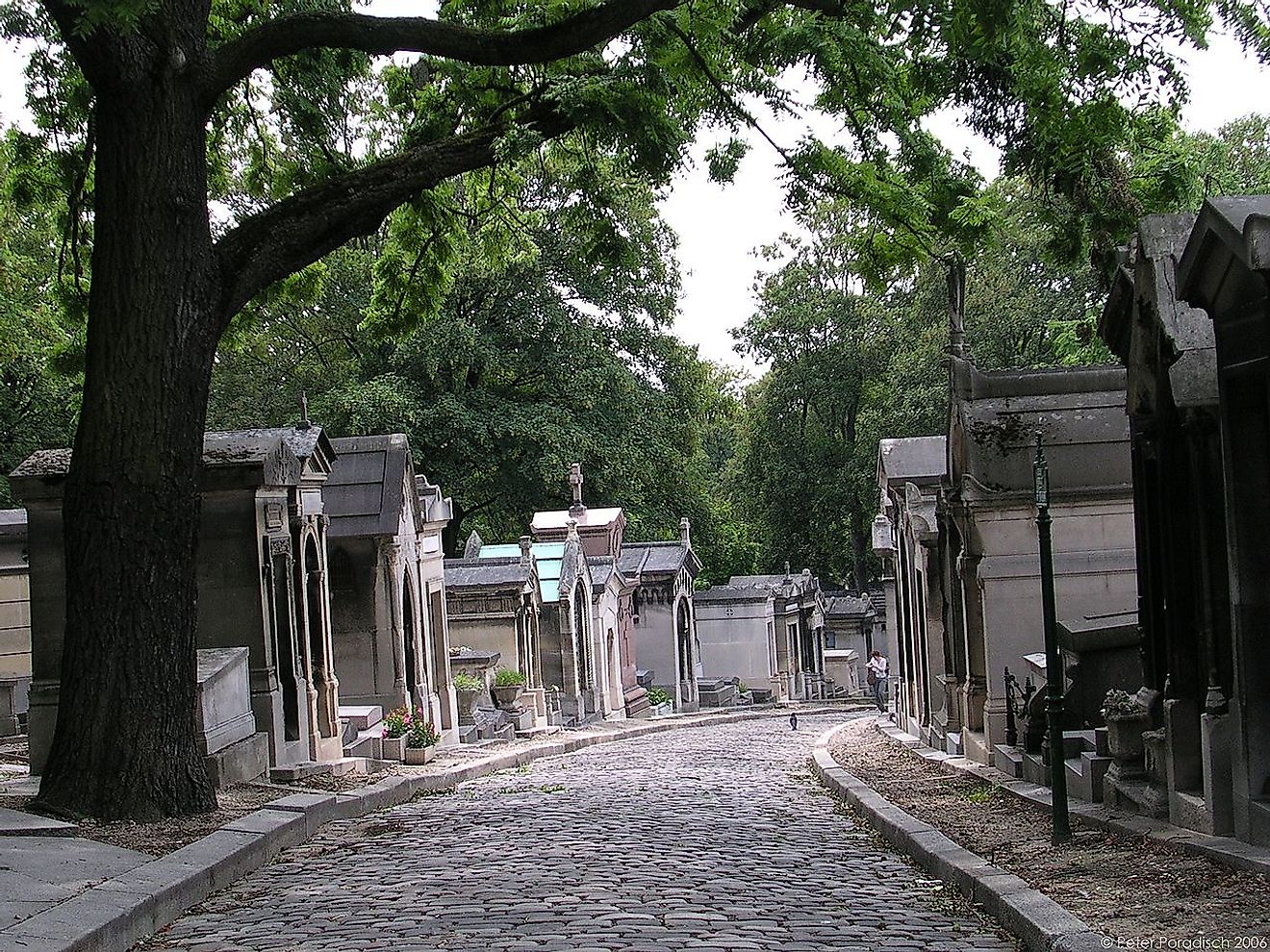 Chemin Errazu of cementery Père Lachaise. Image credit: Peter Poradisch/Wikimedia.org