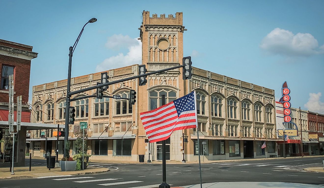 Paris, Texas: The middle of the town square