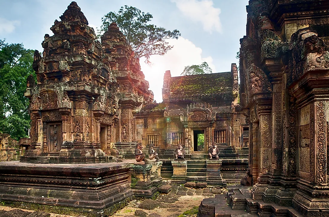 The beautiful carvings of Banteay Srei.
