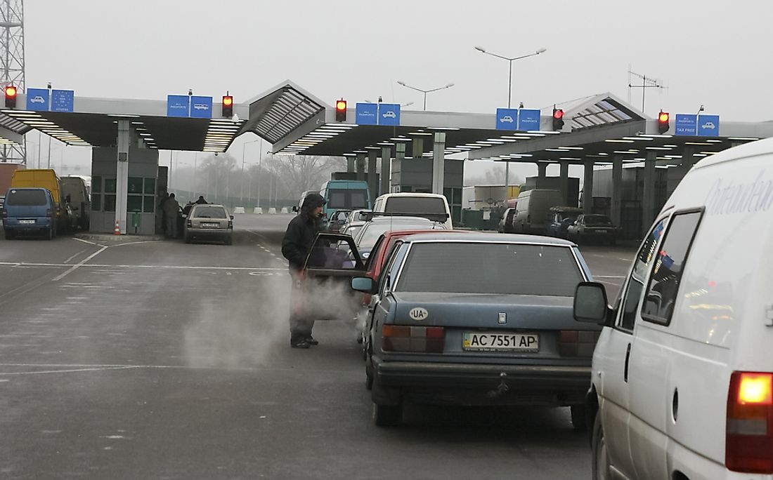 Cars at the Polish-Ukrainian border. Editorial credit: difenbahia / Shutterstock.com. 