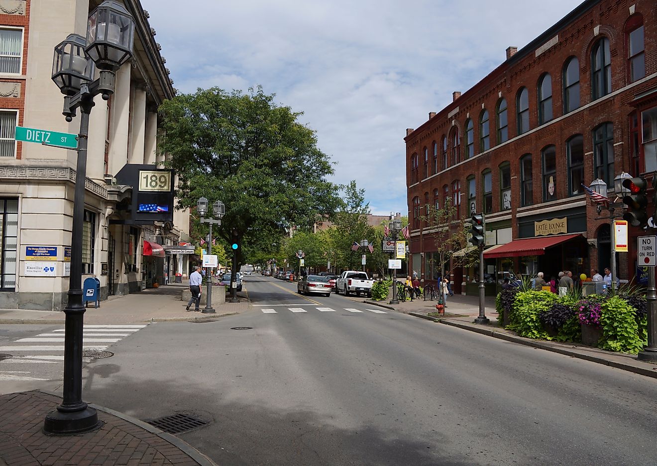 Main street Oneonta, New York, via Bennekom / Shutterstock.com