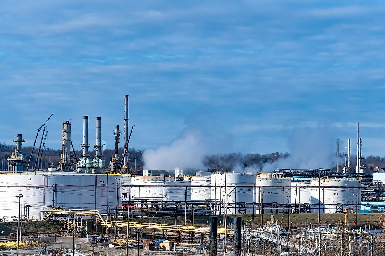 Oil refinery in Kentucky. It is located near the Ohio river.