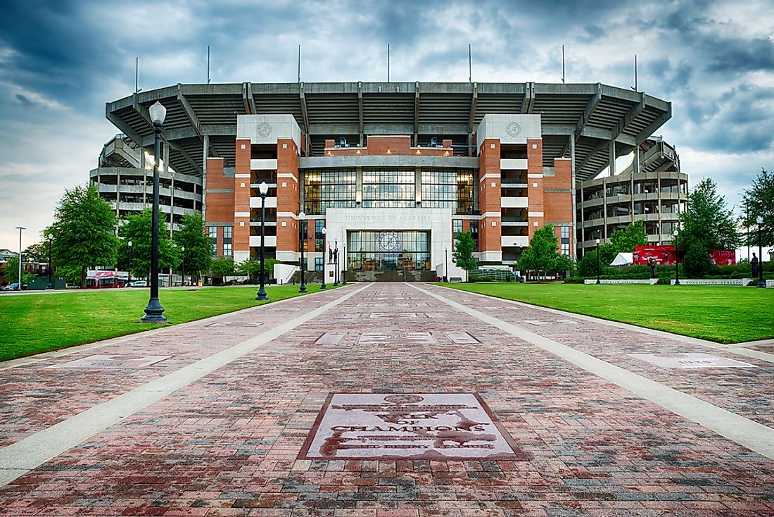 Although Alabama has some college sports teams, the state does not have any major league sports teams. Editorial credit: Rob Hainer / Shutterstock.com.