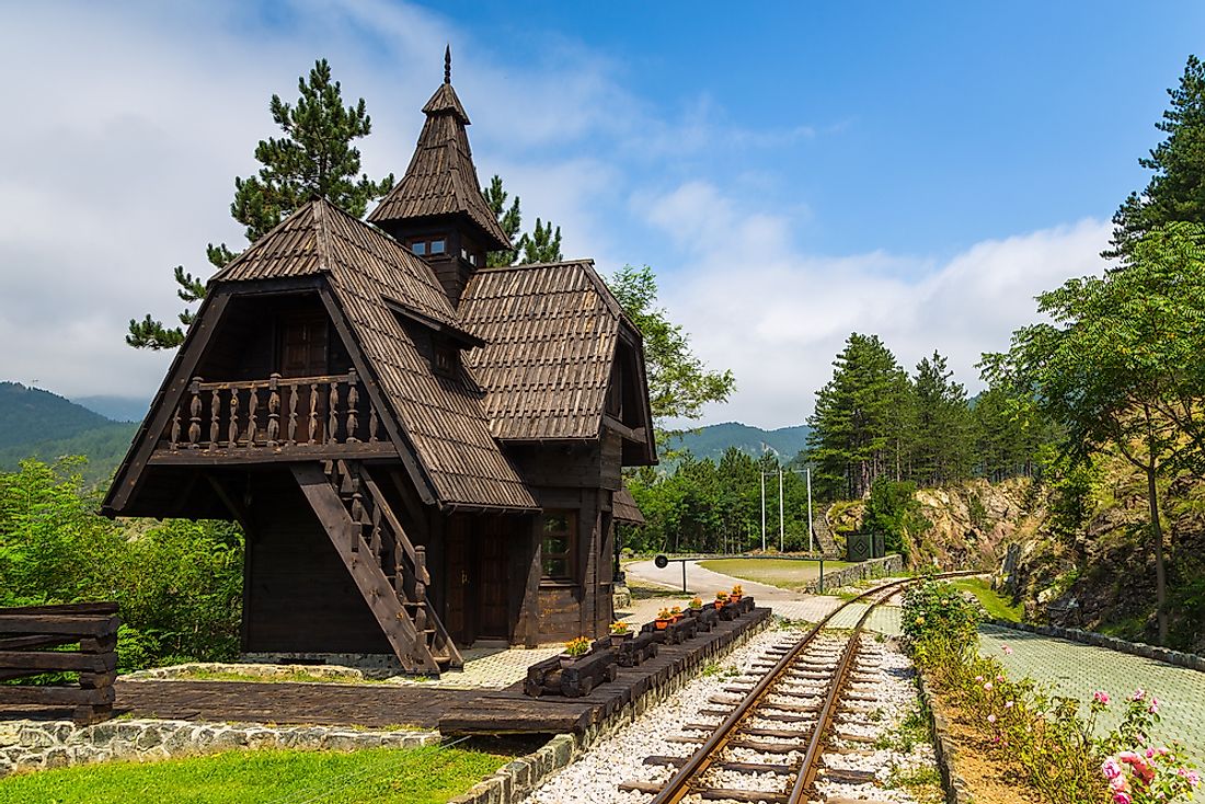 The Šargan Eight is a heritage railway station. 