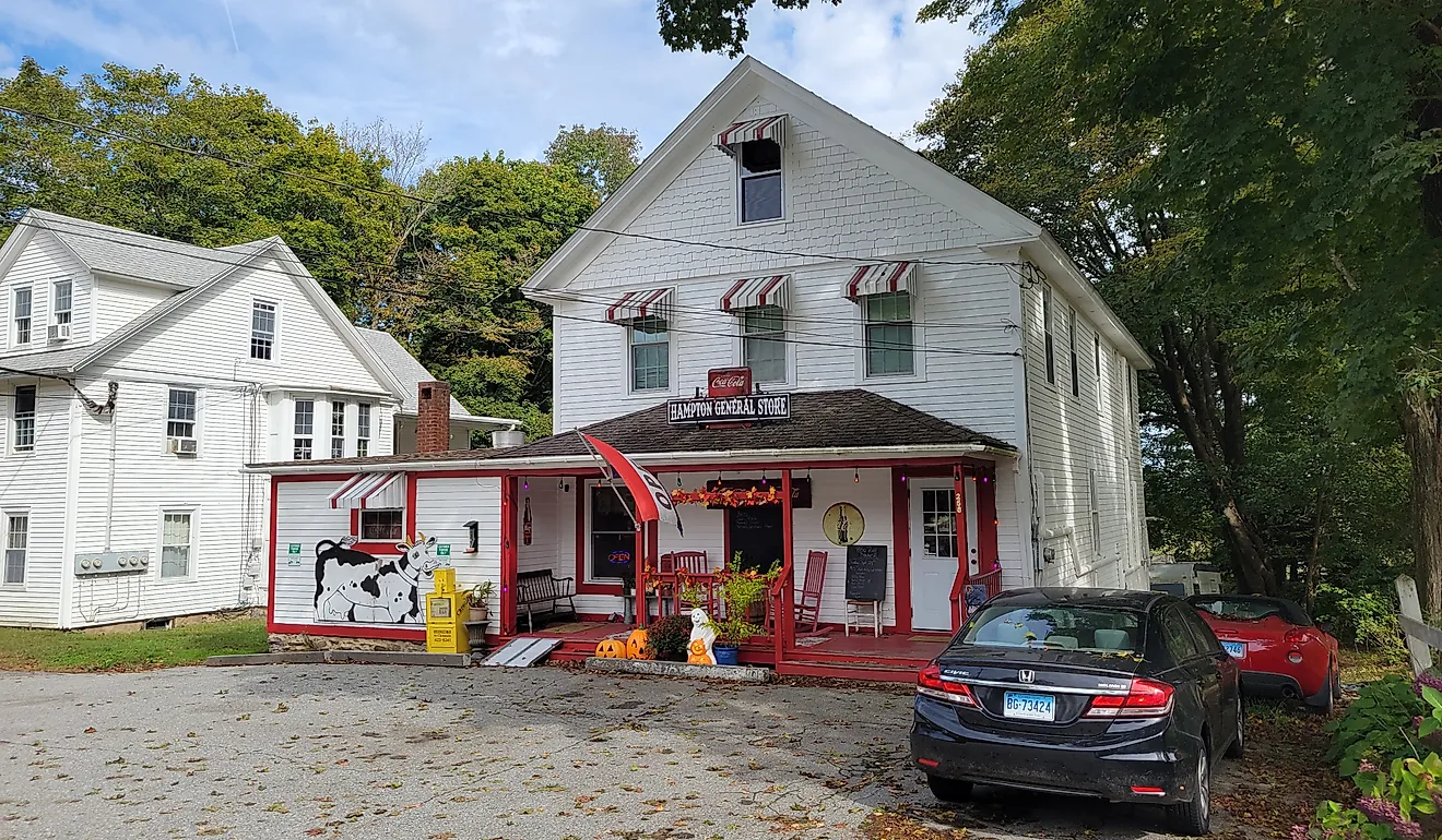 The Hampton General Store in Hampton, Connecticut. Image credit: John Phelan, CC BY 4.0 (John Phelan, CC BY 4.0 <https://creativecommons.org/licenses/by/4.0>, via Wikimedia Commons). 