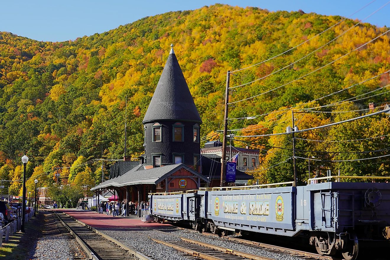 Lehigh Gorge Scenic Railway in Jim Thorpe, Pennsylvania, USA. Editorial credit: PT Hamilton / Shutterstock.com