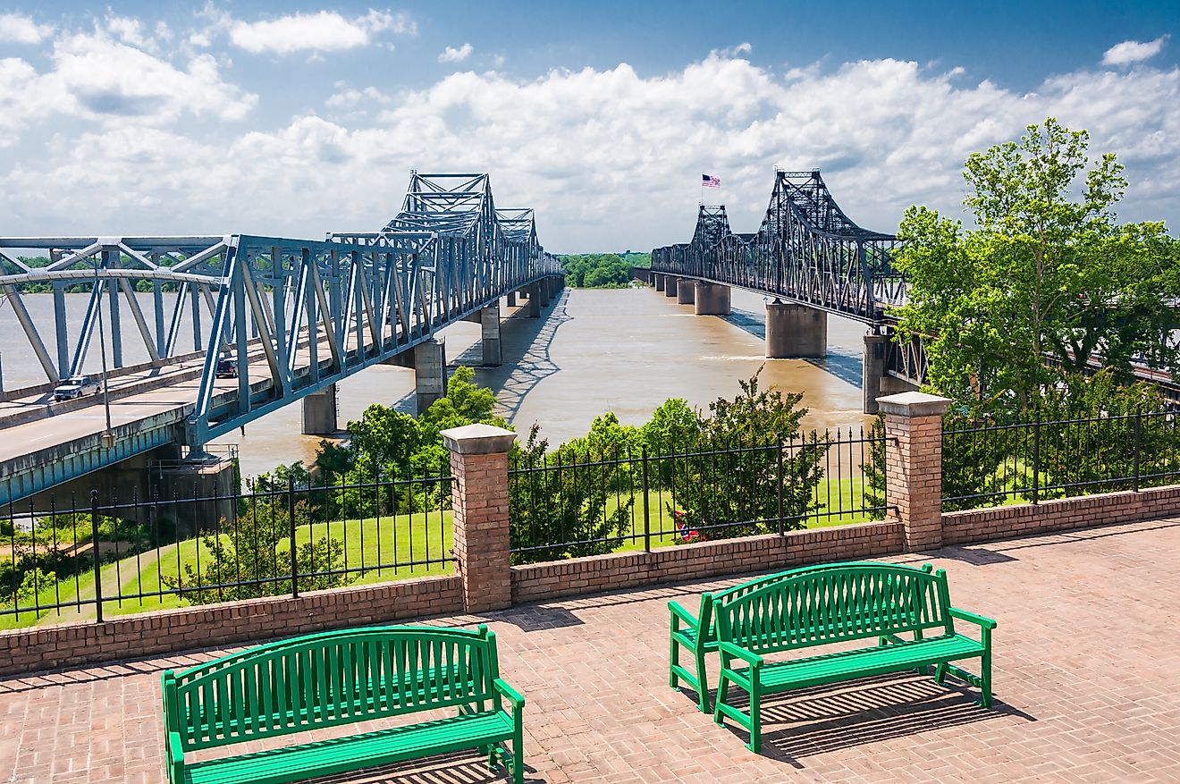 Mississippi River bridge in Vicksburg, Mississippi, featuring the I-20 bridge.