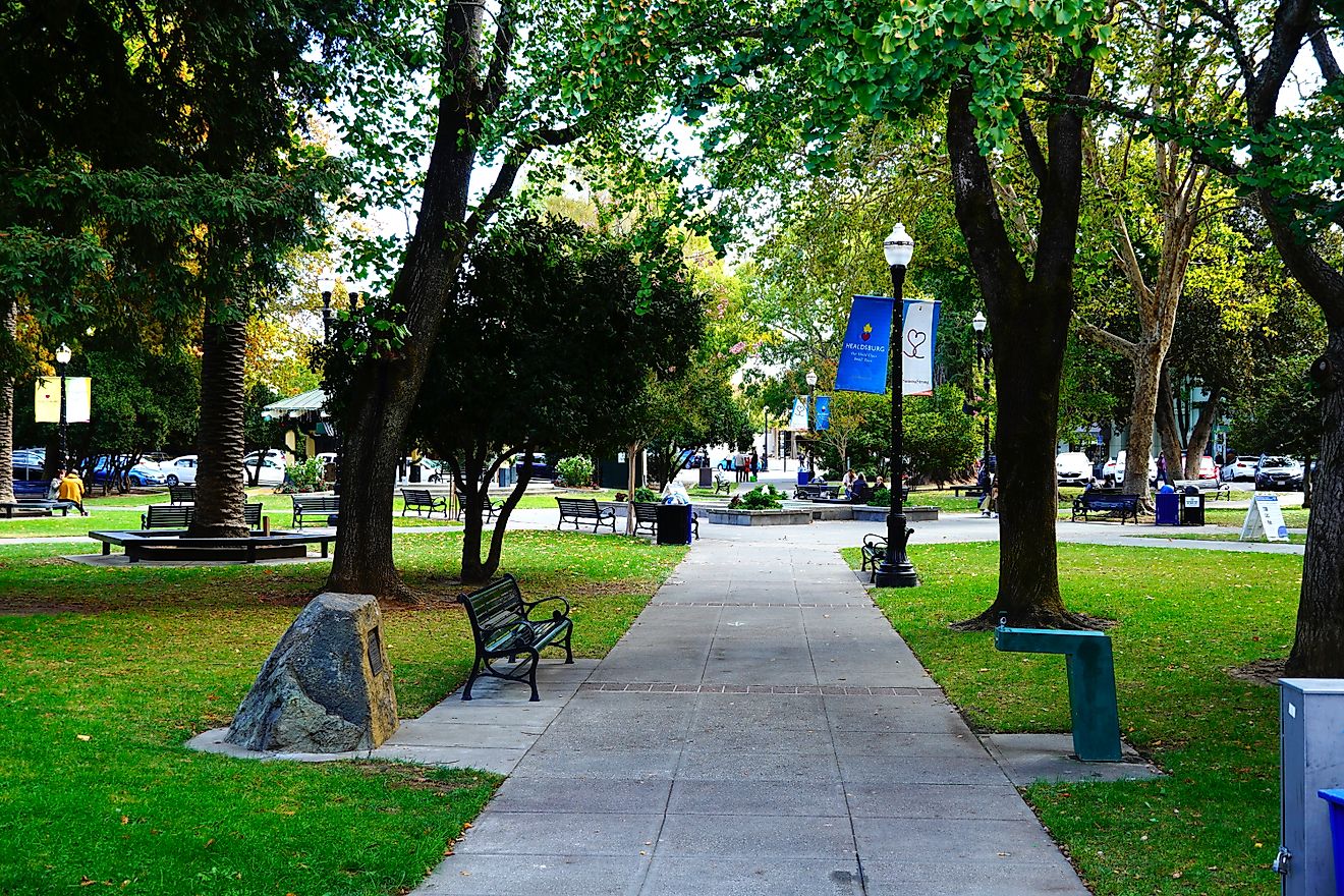 Healdsburg, California. Image credit: Daniel Lane Nelson / Shutterstock.com.