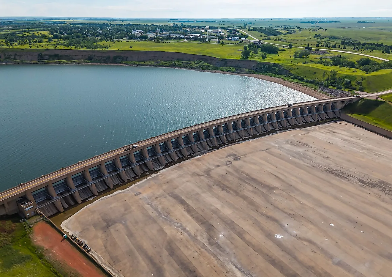 Garrison Dam impounds Lake Sakakawea in North Dakota