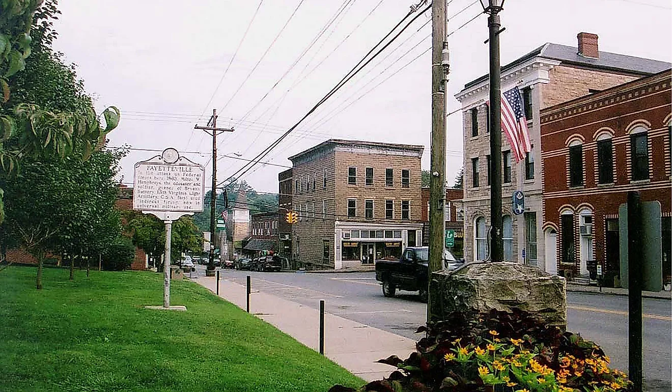 Court Street in downtown Fayetteville. By (1) Link or reference required to http://www.byways.org and (2) copyright and credits from above author's field, Attribution, https://commons.wikimedia.org/w/index.php?curid=704664