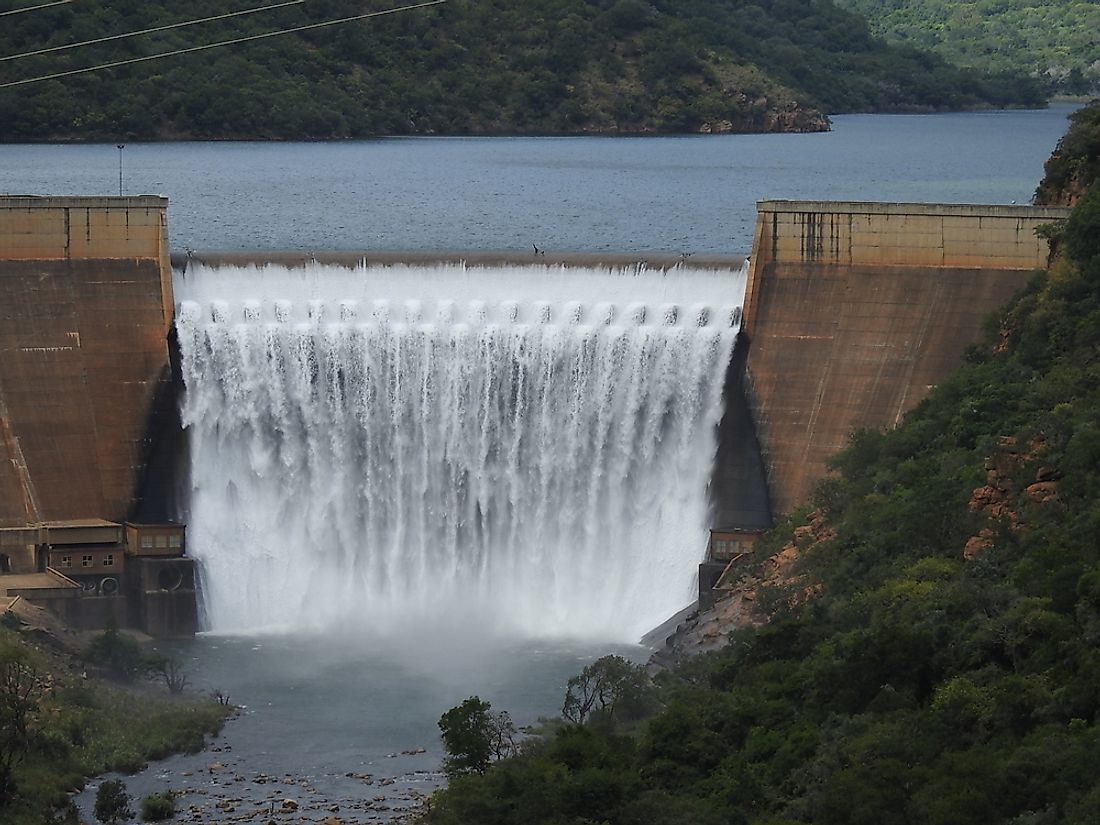 The Kariba Dam along the Zambezi River​ provides much of the Zimbabwe's energy. 