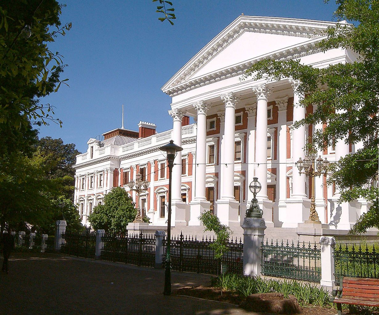 Houses of Parliament (Cape Town, South Africa). Image credit: PhilippN/Wikimedia.org