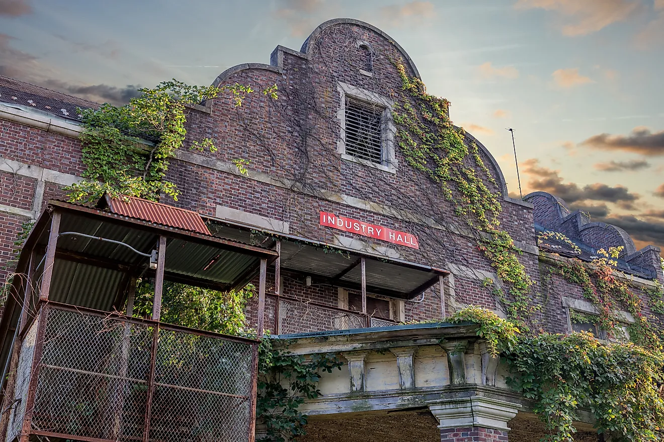 Pennhurst Asylum occupies part of the former Pennhurst State School and Hospital campus near Spring City, Pennsylvania. Credit: Don Valentine Photography / Shutterstock